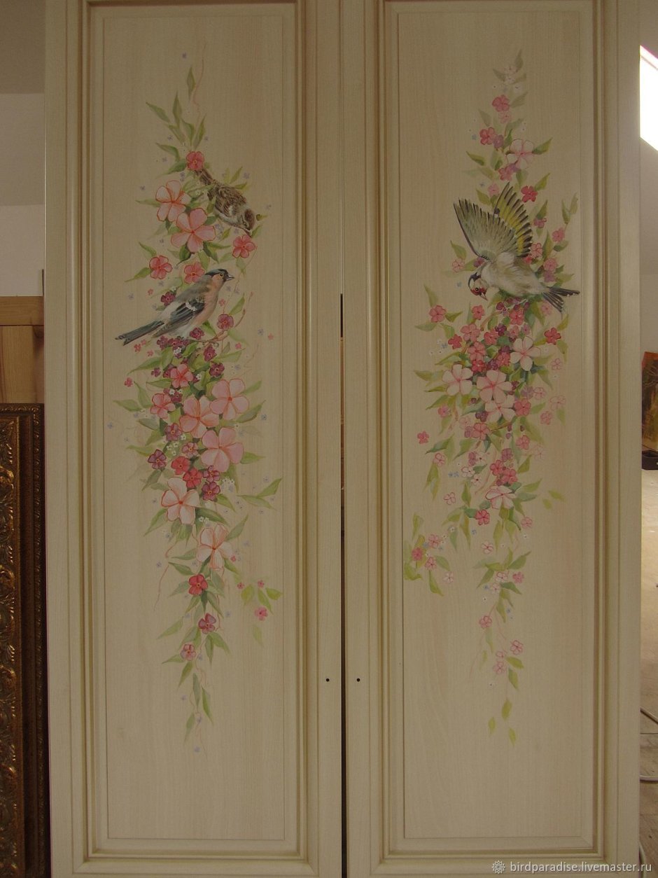 Расписной шкаф