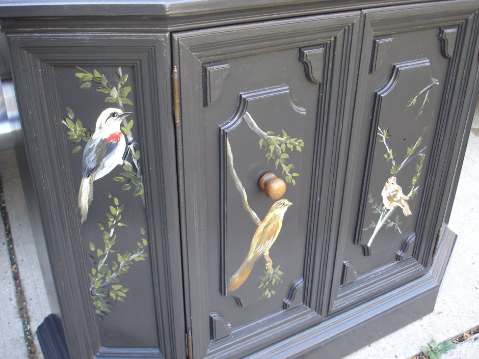 Роспись мебели птицы