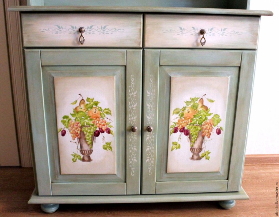Декор старого буфета