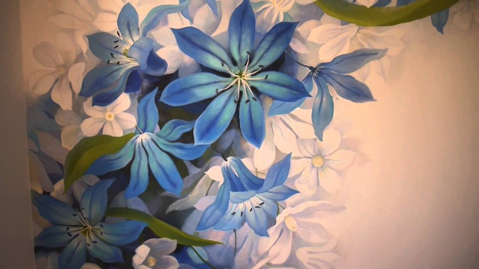 Рисование цветов на стене