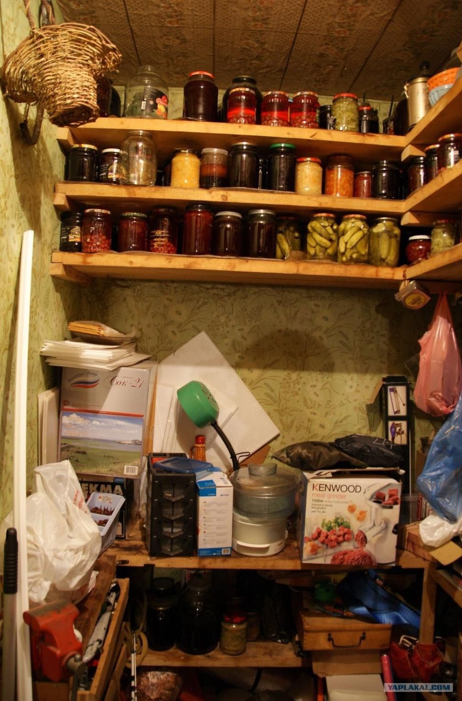 Старая кладовка в квартире