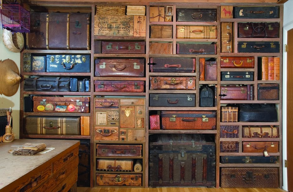 Шкаф в ретро стиле