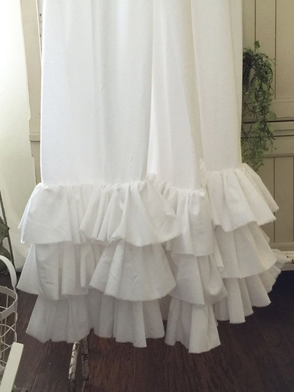 Шторы с воланами по низу