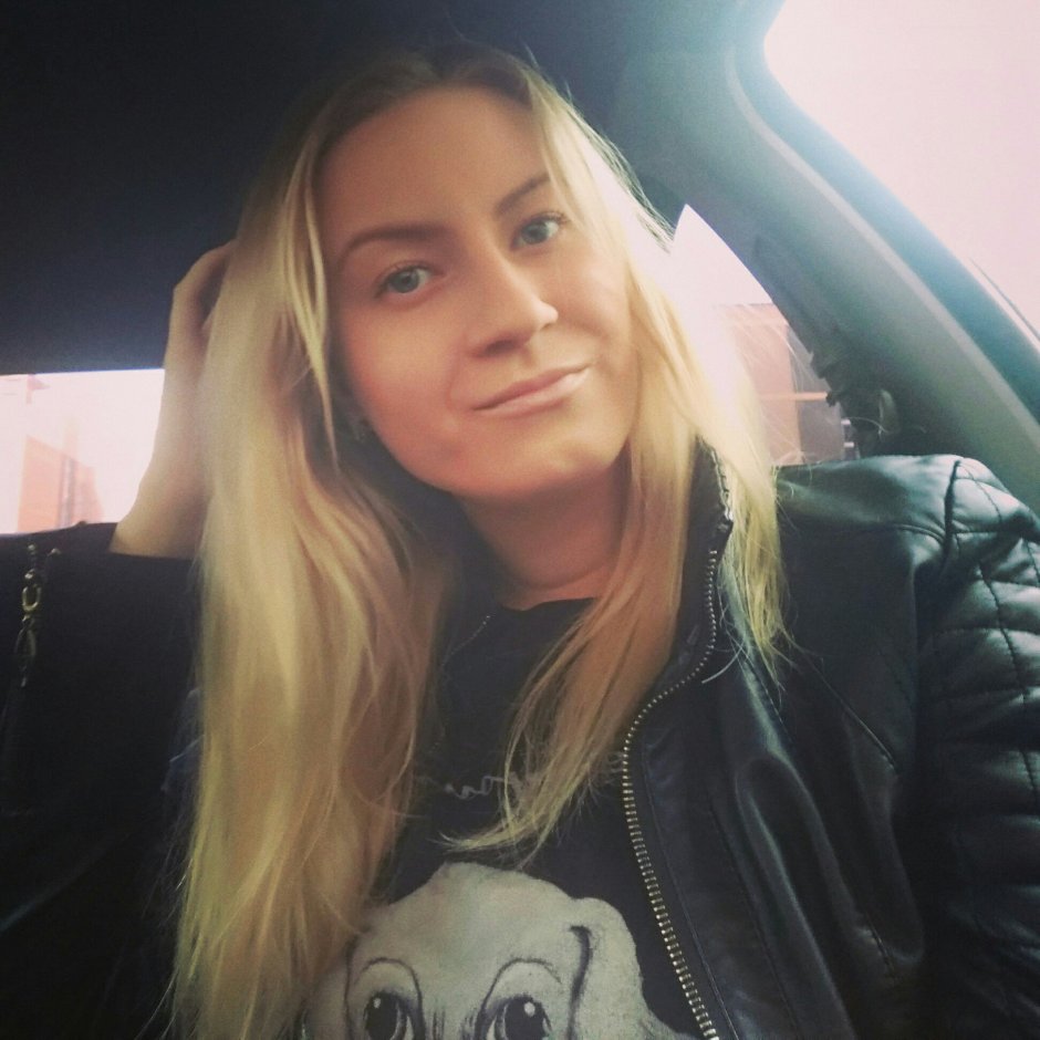 Дизайнер модельер