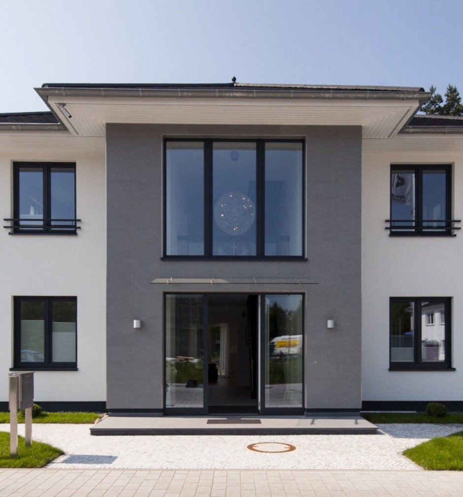 Серый фасад коттеджа