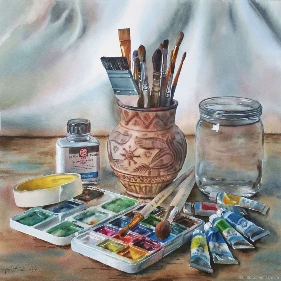 Мольберт и кисти