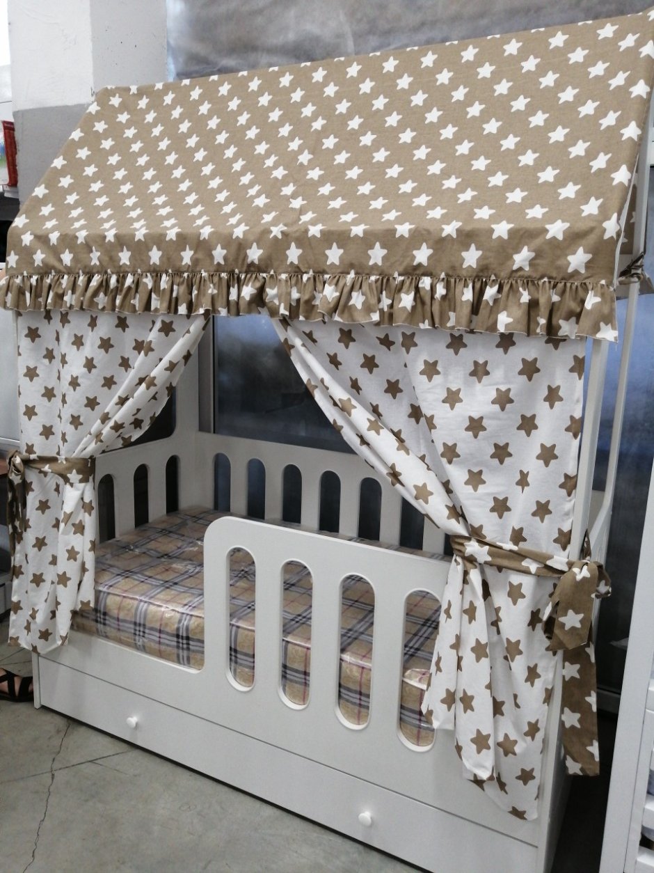 Балдахин на кроватку домик