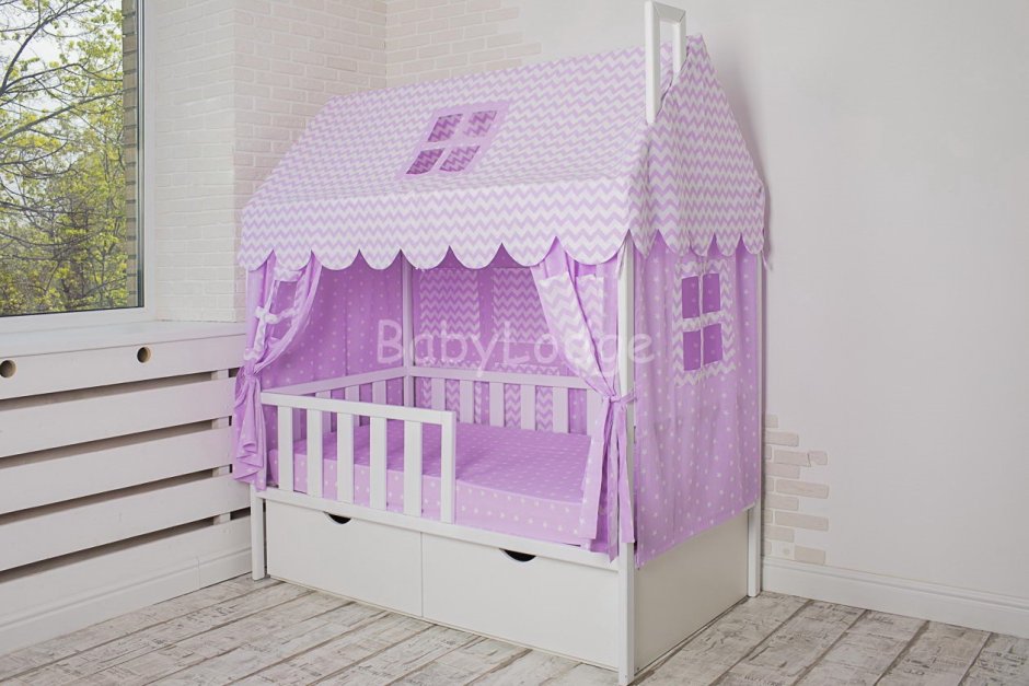 Спальная кровать с балдахином