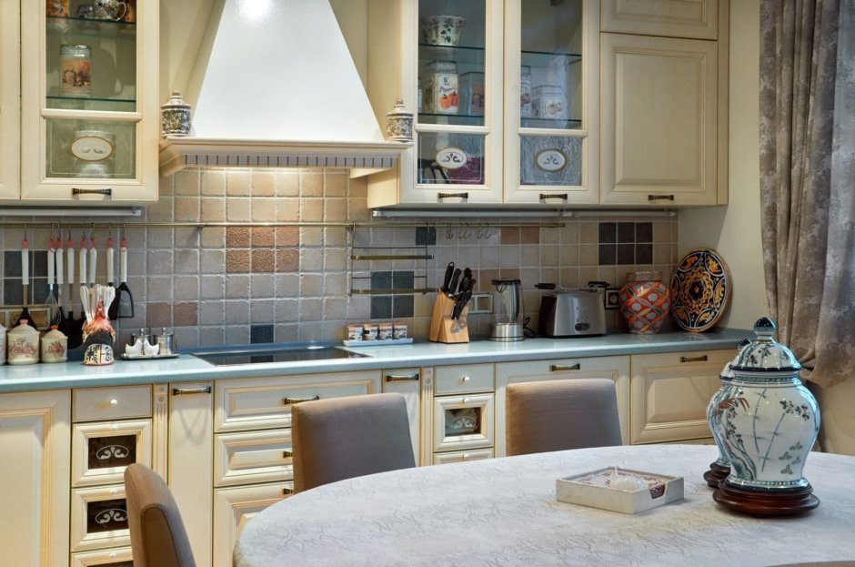 Фартук к кухне в стиле Прованс в интерьере