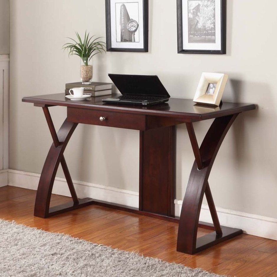 Деревянный компьютерный стол