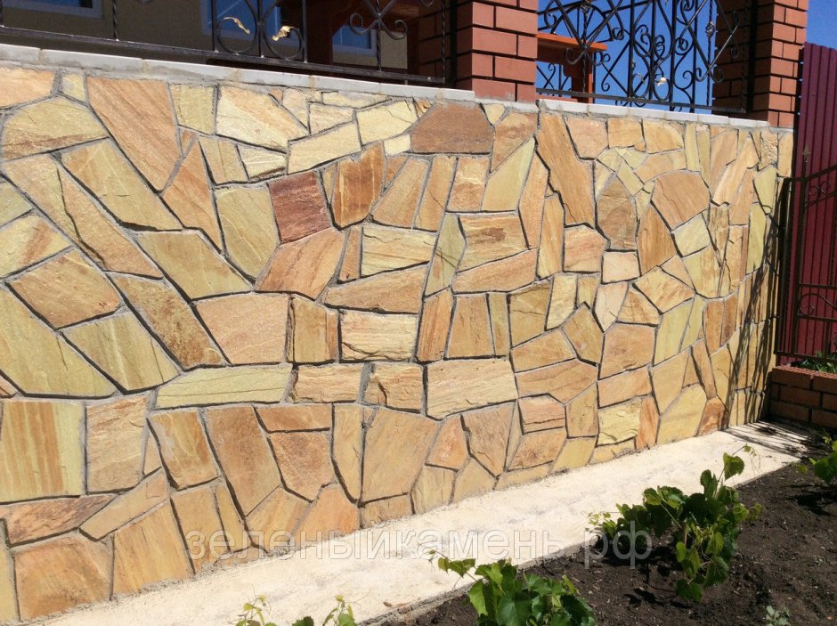 Уральский камень златолит