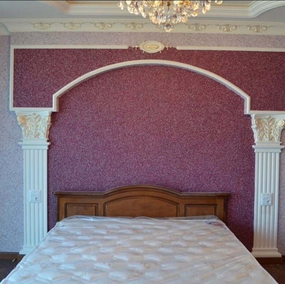 Голубые жидкие обои в интерьере