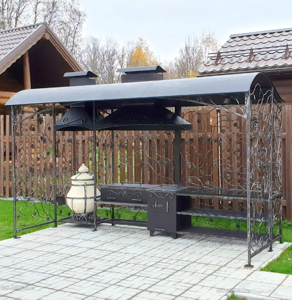 Барбекю под навесом