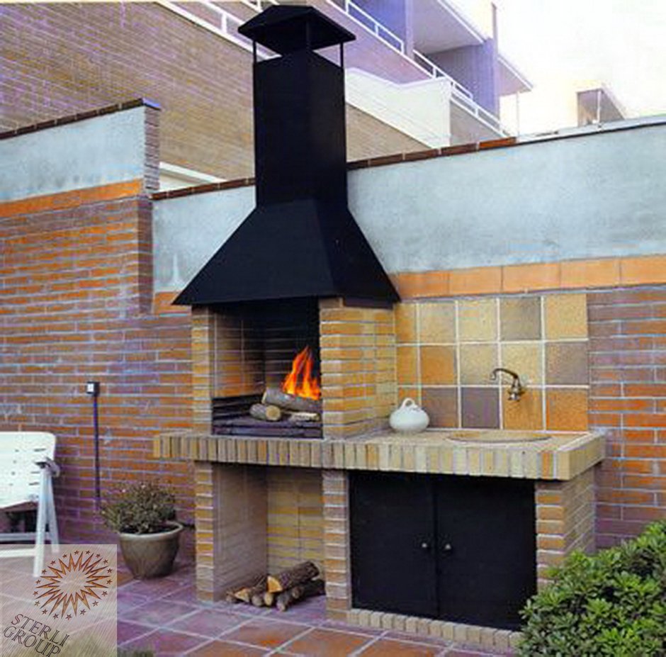 Барбекю из кирпича и металла