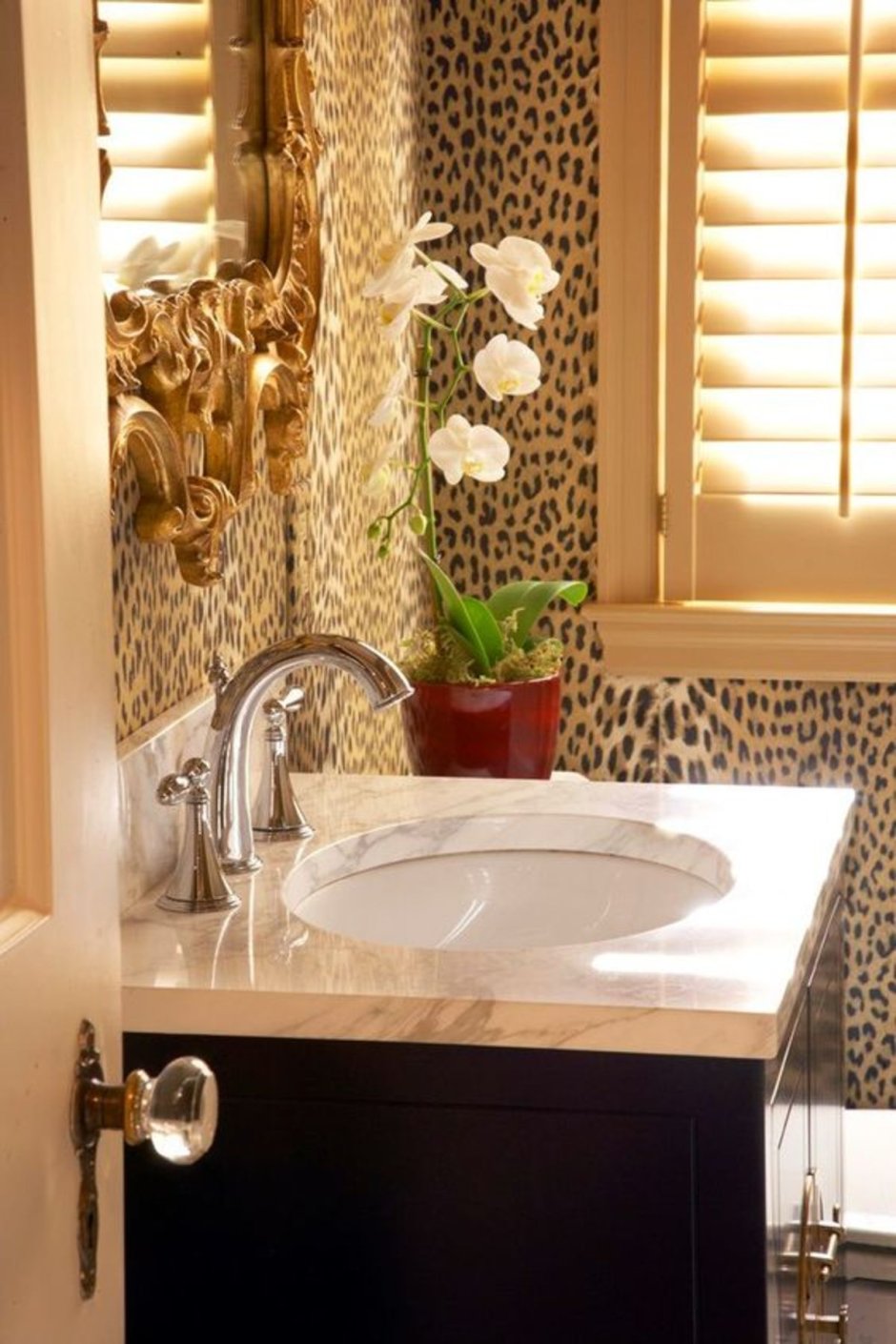 Леопардовая ванная комната