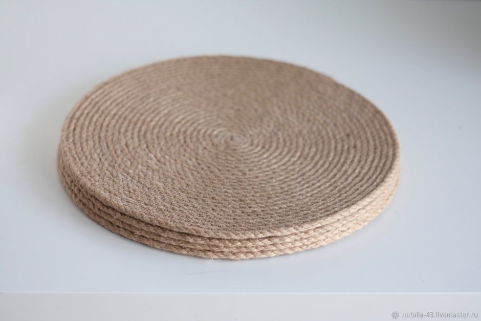 Подставка под тарелки на стол из бисера