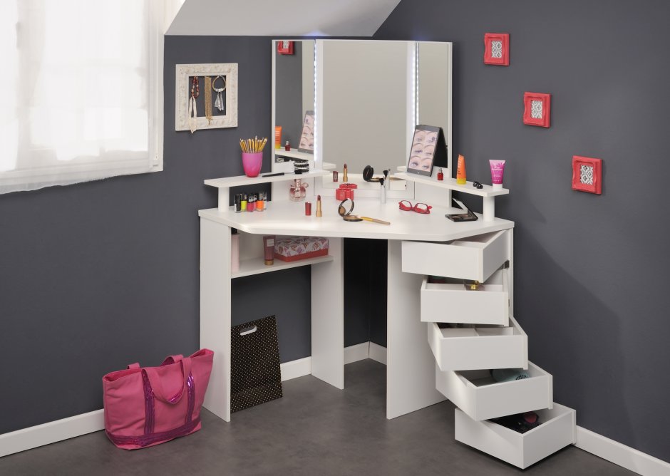 Угловой туалетный столик с зеркалом и подсветкой