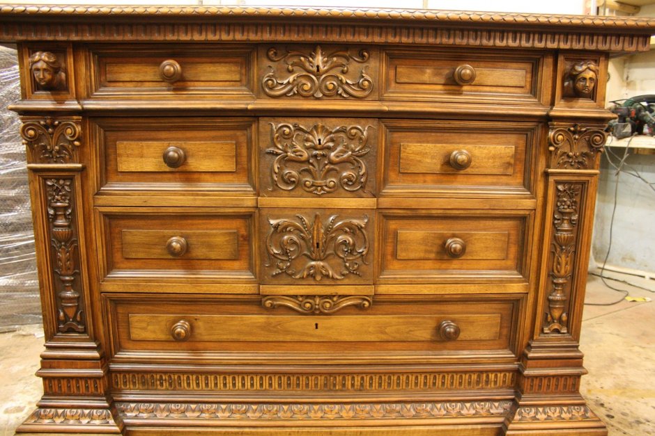 Старинный комод