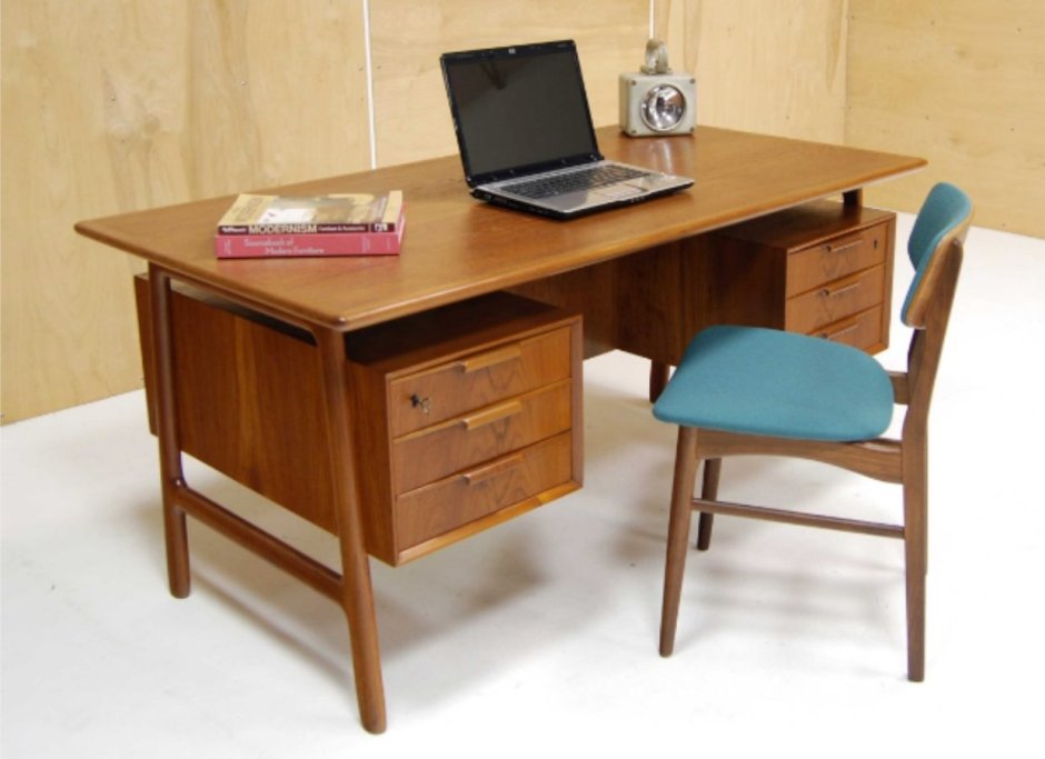 Винтажный письменный стол