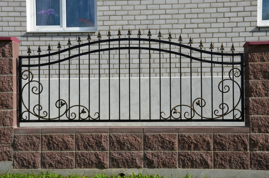 RAL 7021 кованый забор