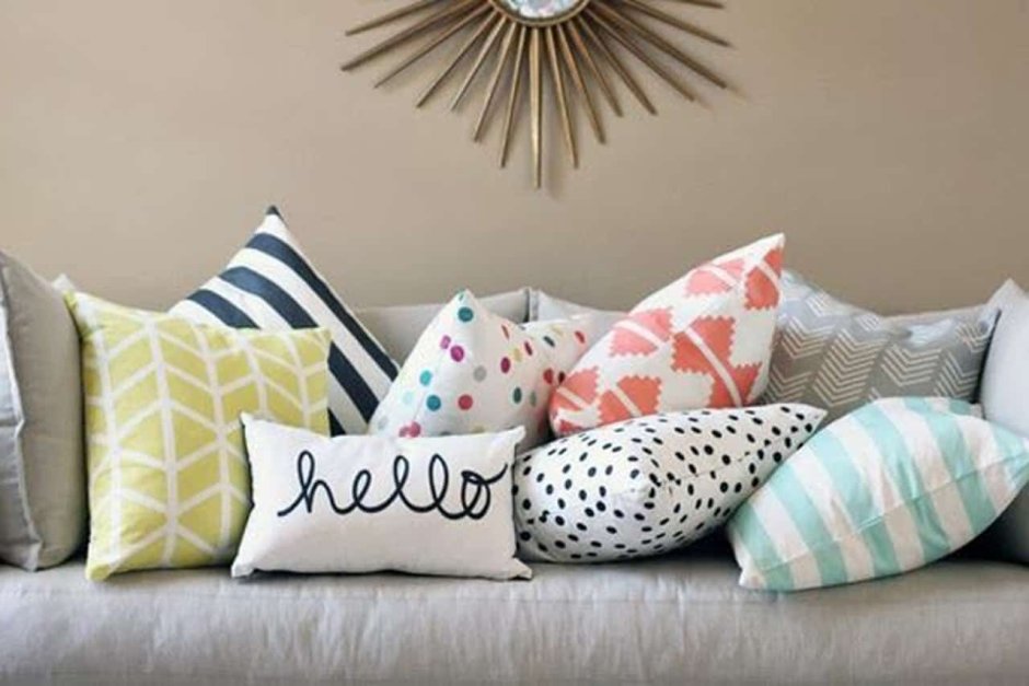 Оригинальные диванные подушки