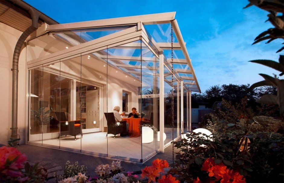 Безрамное остекление зимнего сада