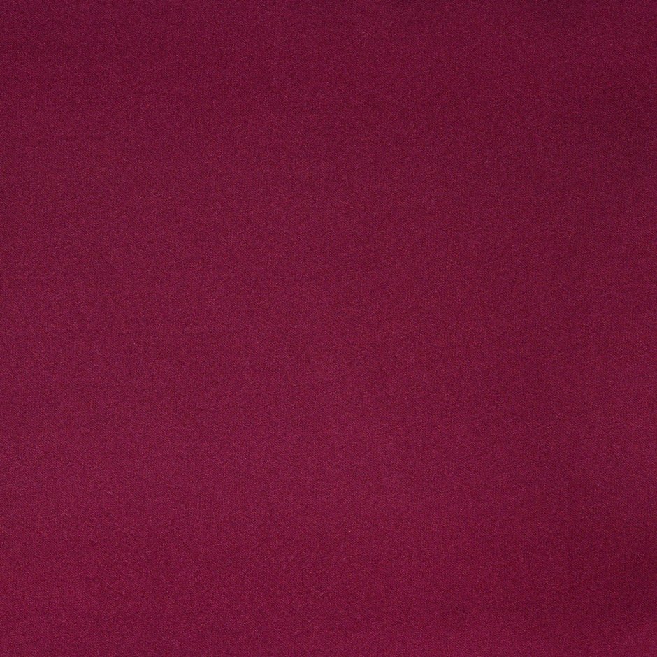 Интерьер спальни в бордовых тонах