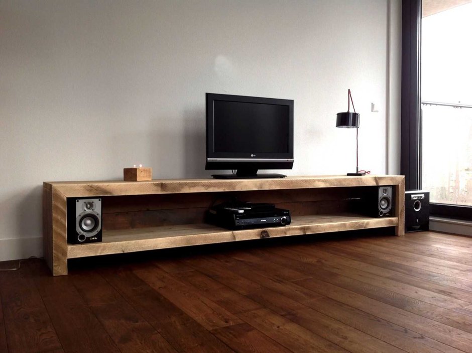 Деревянная полка под телевизор
