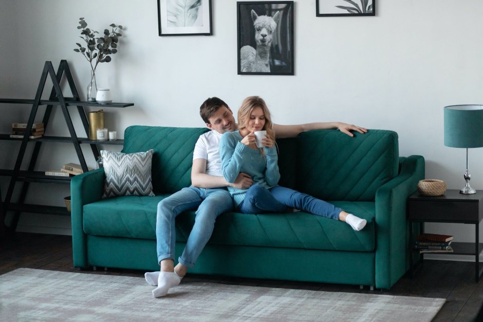 Огромный диван квартира