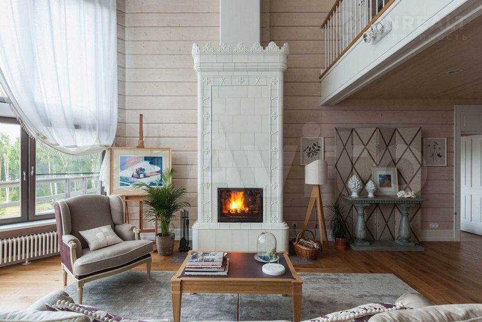 Камин на фасаде дома