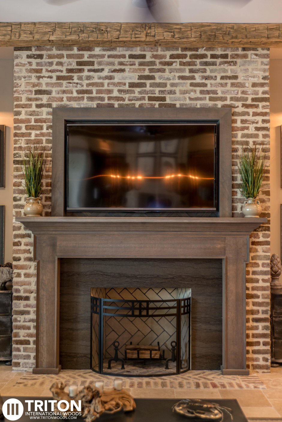 Где ставить камин в доме