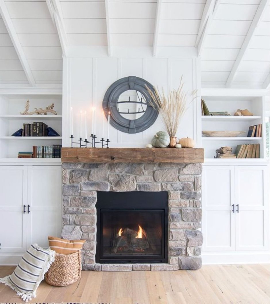 Камин в Кантри стиле из булыжника