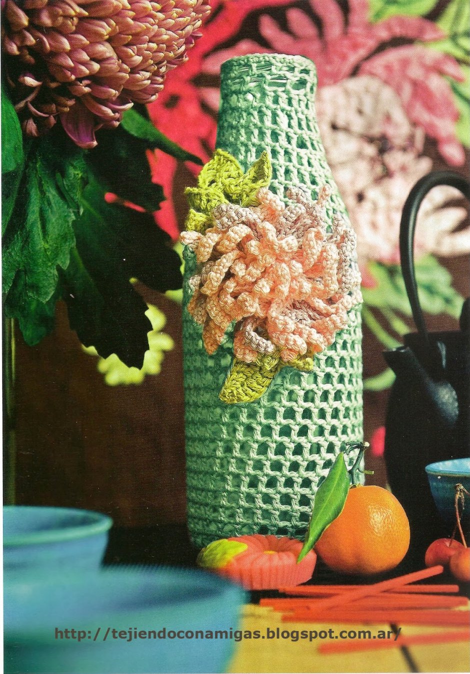 Вязаные вазы в интерьере