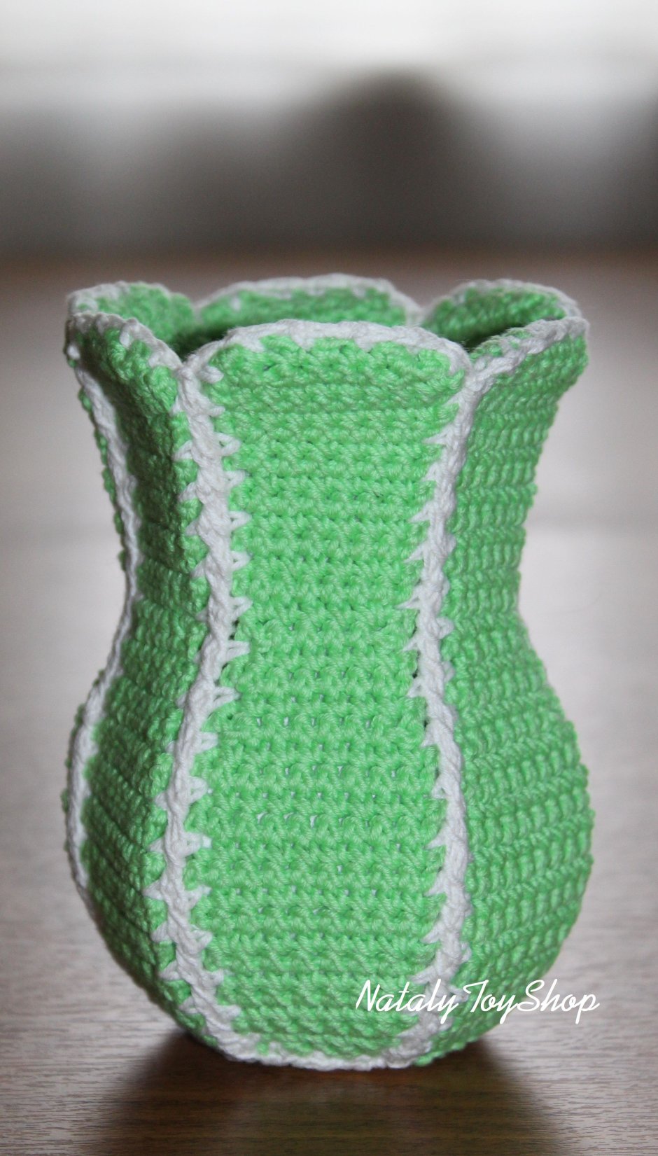 Вязаная ваза крючком