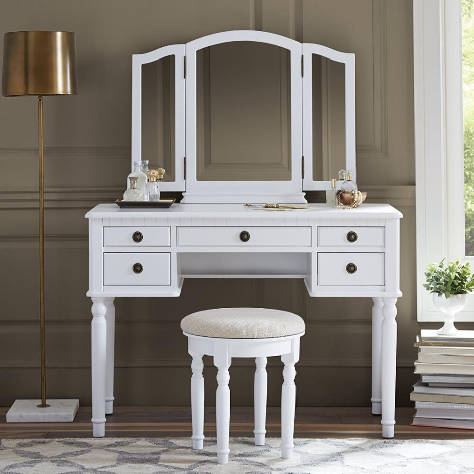 Туалетный столик "трюмо"