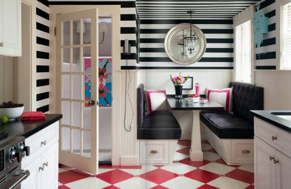 Полосатая плитка для кухни