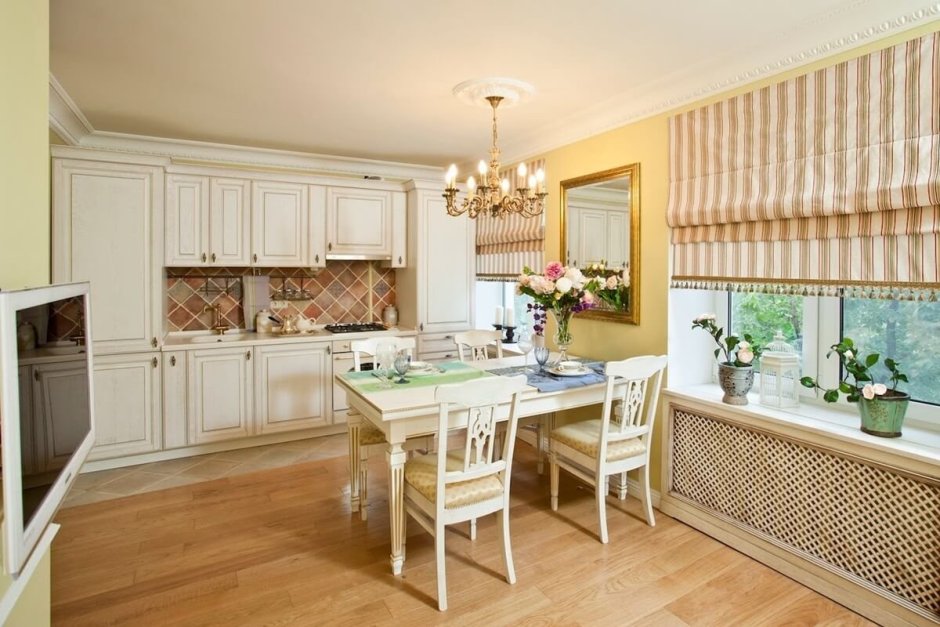 Римские шторы в интерьере кухни Прованс