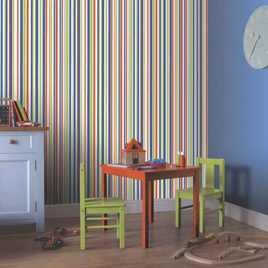 Полосатые стены в детской