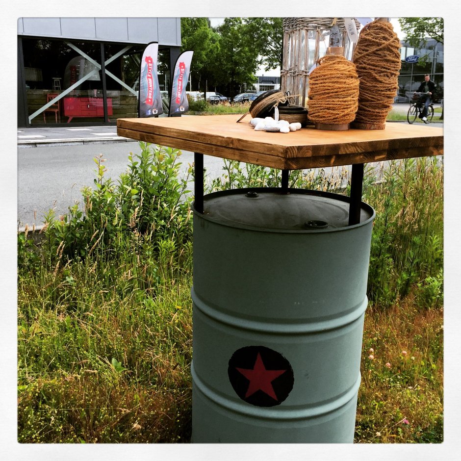 Фуршетные столы бочки