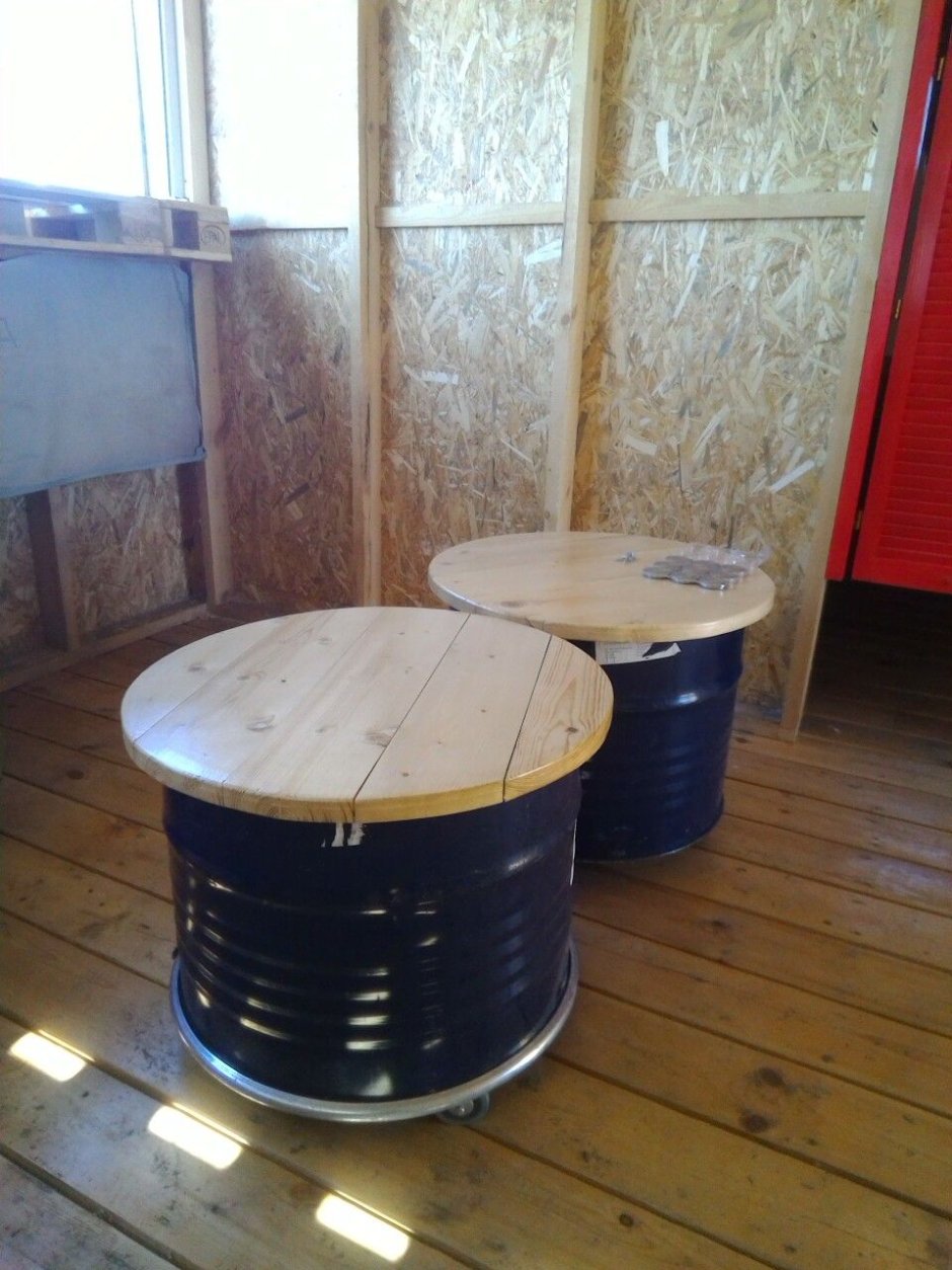 Бочка, уличный стол,