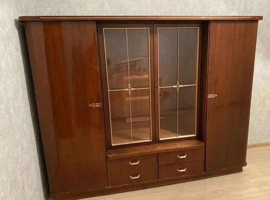 Советский сервант Хельга