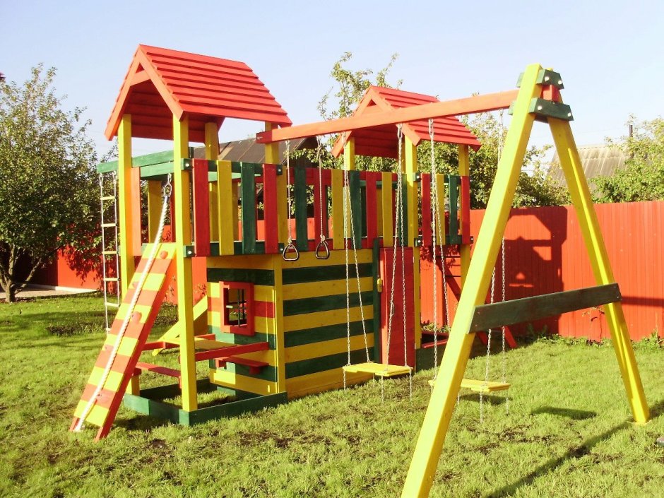 Детская площадка деревянная уличная