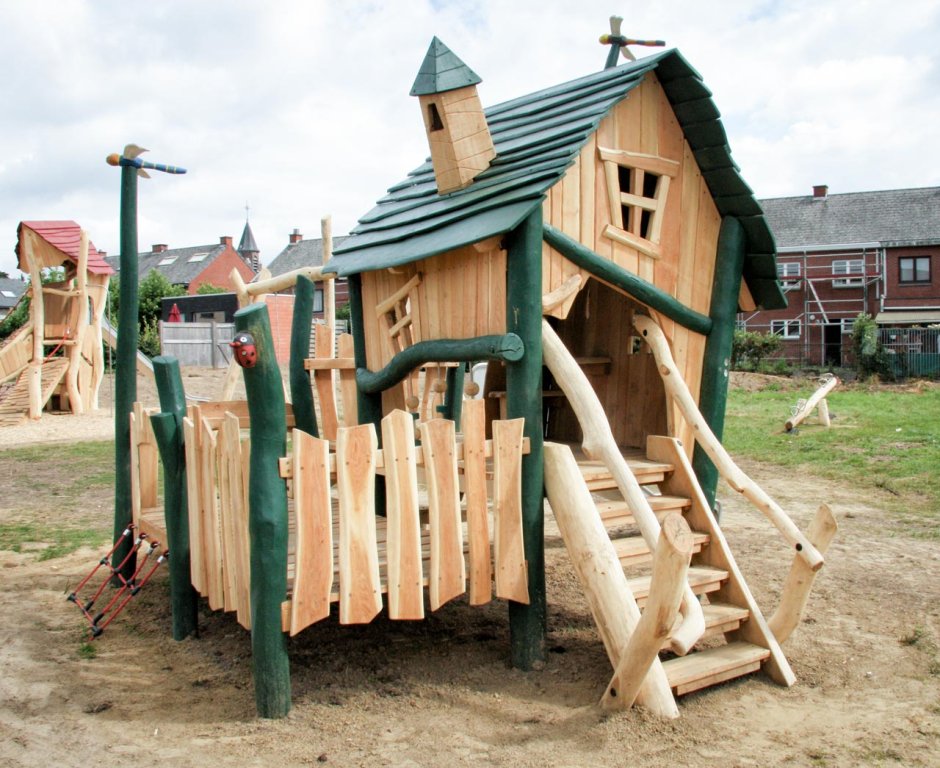 Детские площадки из дерева