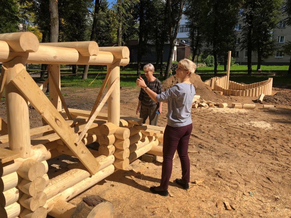 Деревянные пушки в детском Городке