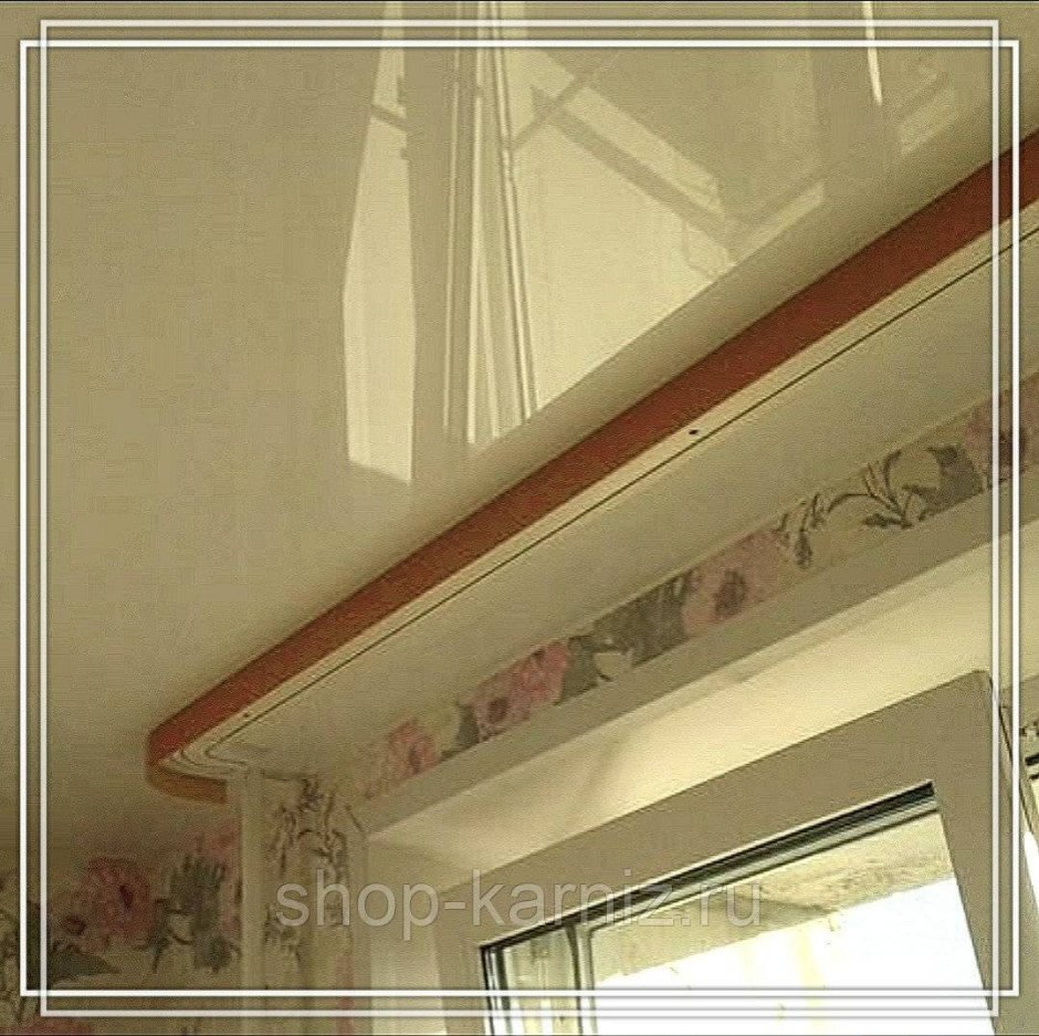 Натяжной потолок с нишей под карниз