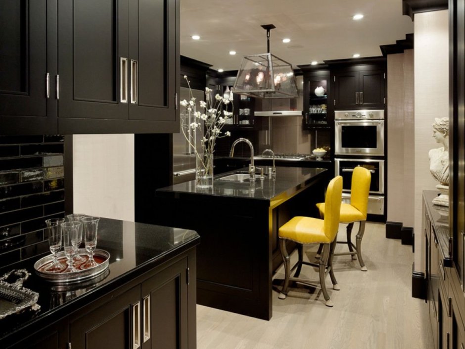 Черно белая плитка на кухне