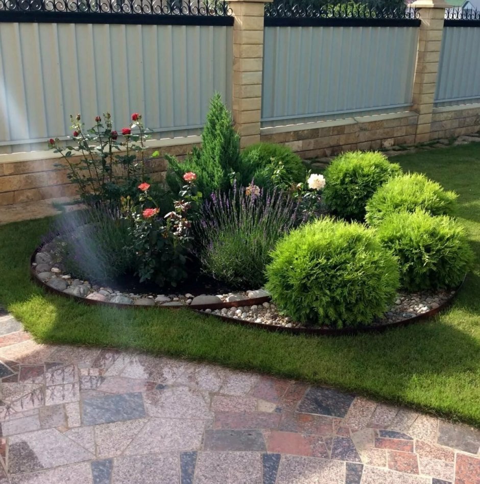 Миксбордер вдоль террасы