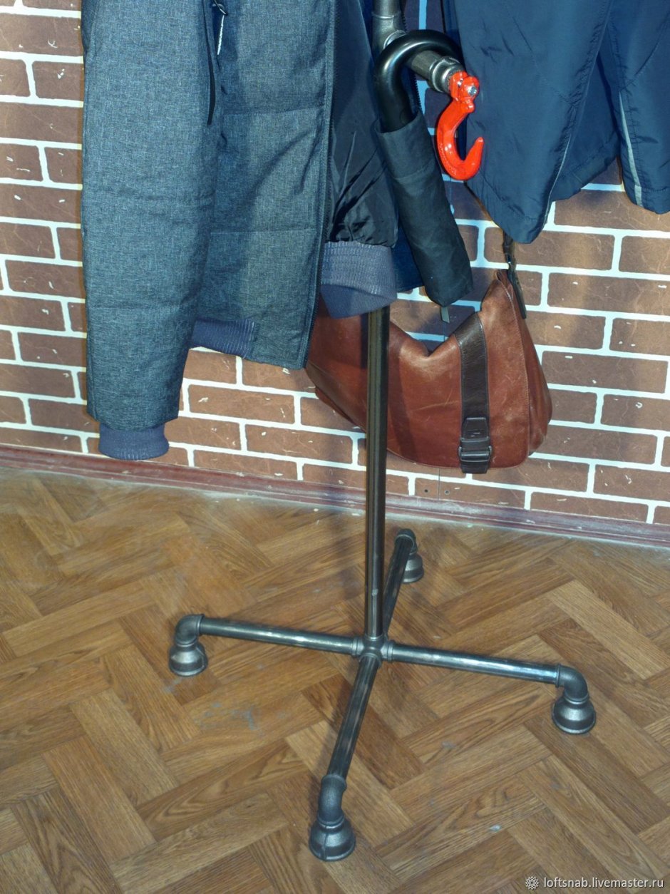 Вешалка напольная из труб стиль лофт