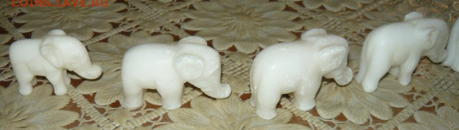 Скульптура слоненка