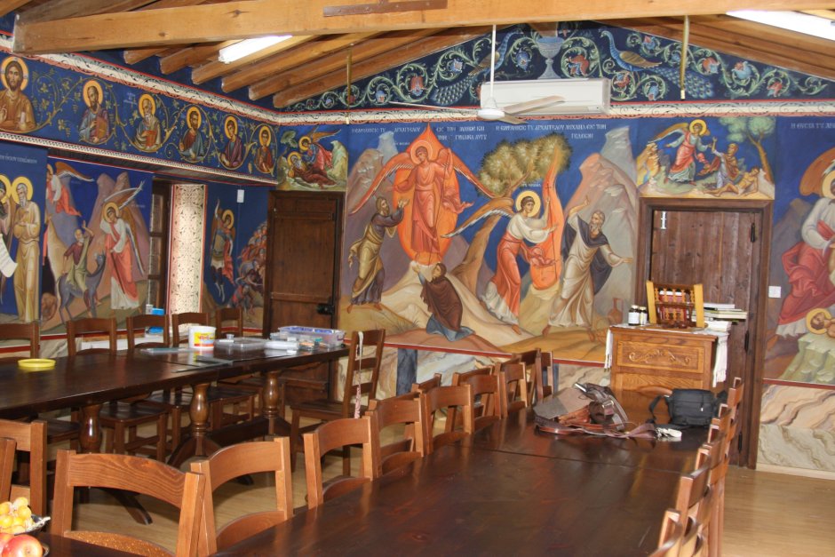 Погодинская изба внутри